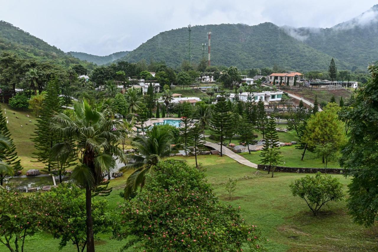 Swiss Valley Hip Resort Суан Фунг Екстериор снимка